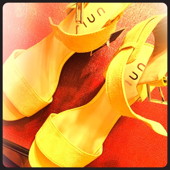 unisa yellow shoes
